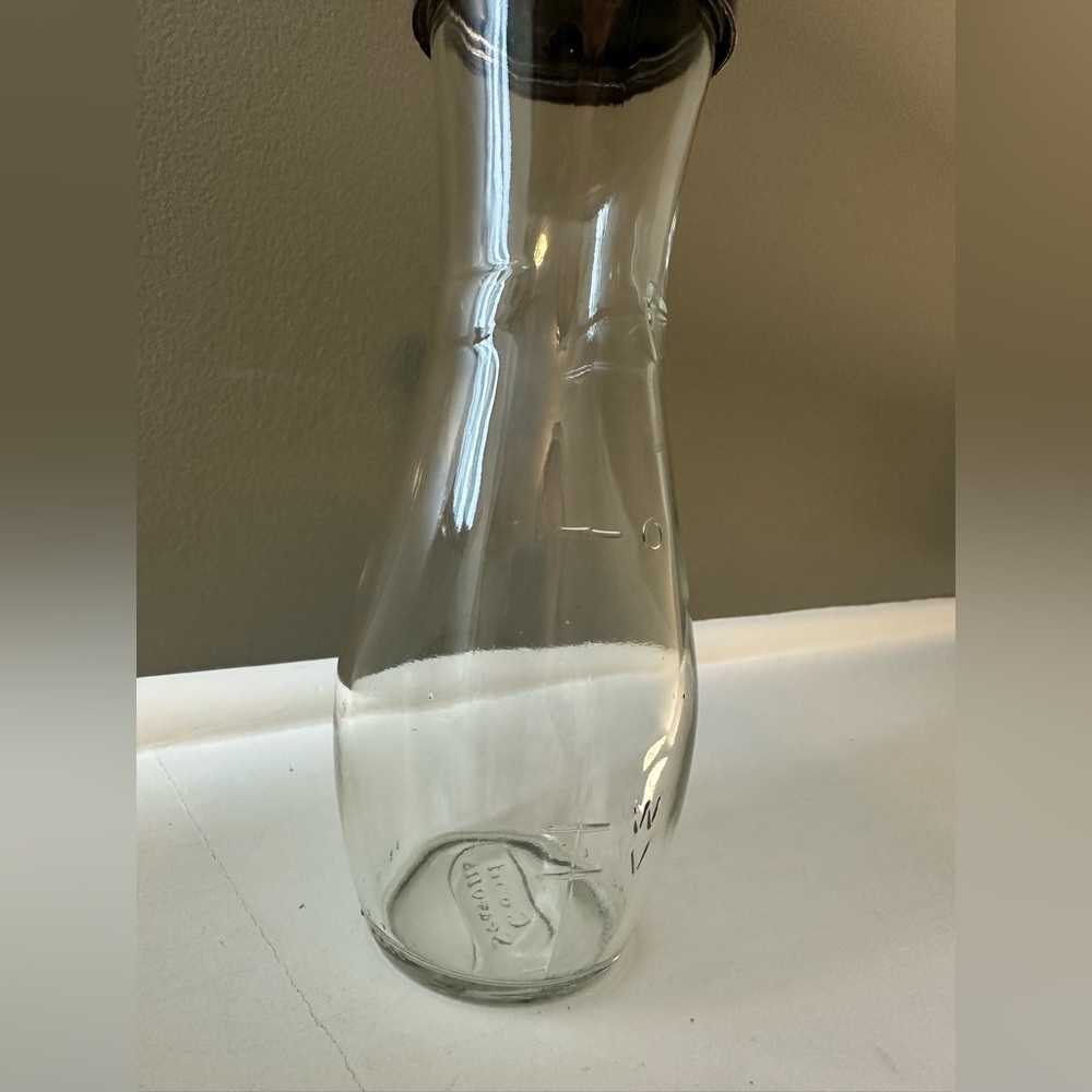 Clear Glass Carafe with Black Lid- good seasons salad dressing - Picture 2 of 5